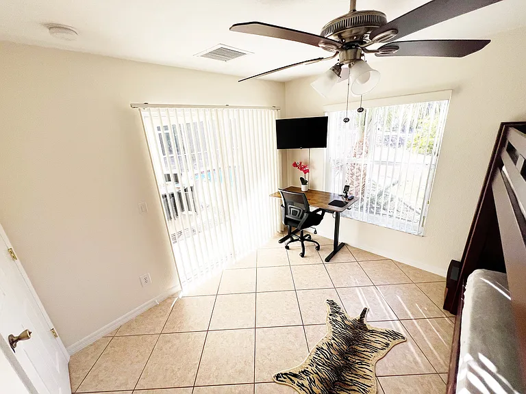 2727 Cherokee St — Photo 24