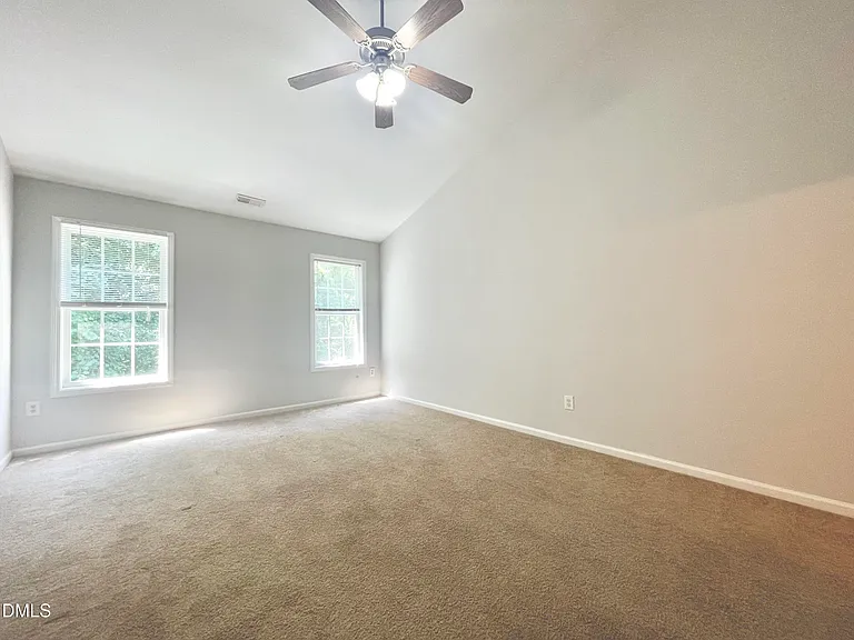 112 Taylors Creek Ct — Photo 16