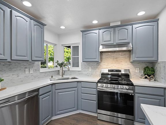 4th image of 1042 Alderbrook Ln