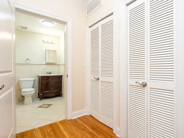 528 47th Street image 13 of 20