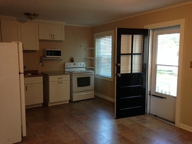 2nd image of 702 S Main St
