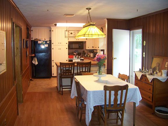 kitchen/dining