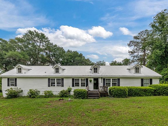 2nd image of 8473 Manor Dr