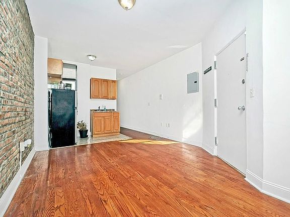 2nd image of 230 W 123rd St #3AA