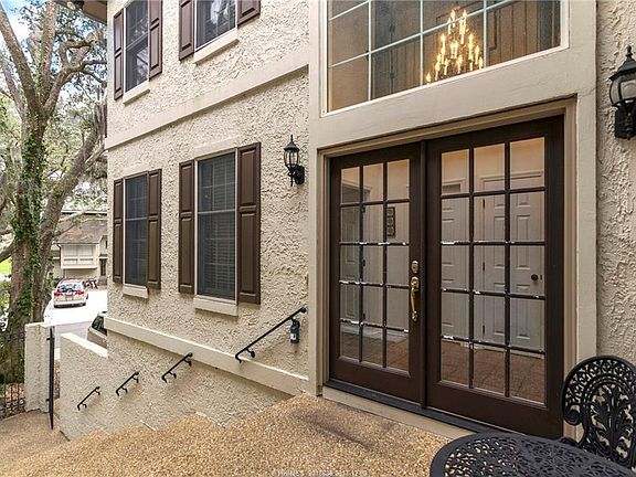 3rd image of 4 Mizzenmast Ct