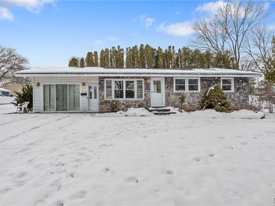 101 Moyer Heights Dr, Liverpool, NY, 13088
