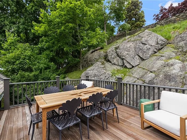 33 Beacon Hill Rd — Photo 24