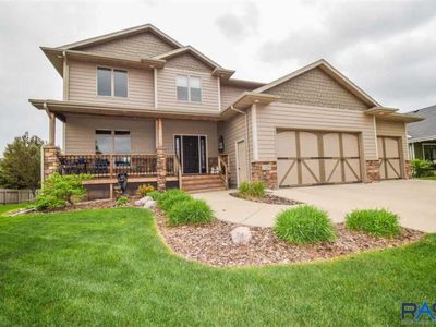 1208 S Tayberry Ave, Sioux Falls, SD, 57106