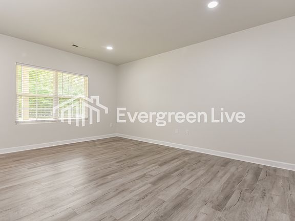 5th image of 3504 Fawcett St