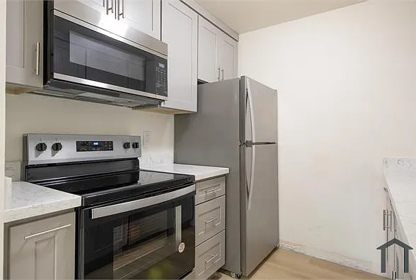 2 bed, 750 sqft, $1,750 — Photo 2