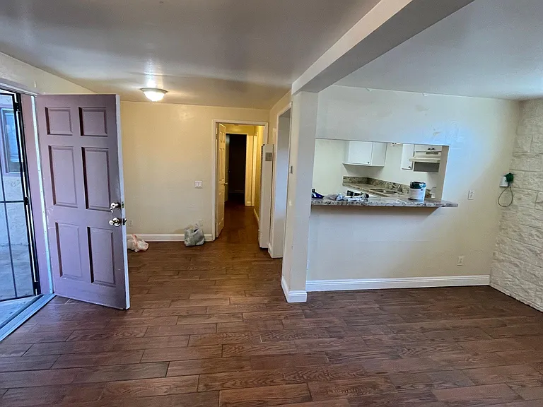 4225 Estrella Ave #6 — Photo 11