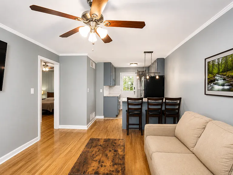 1272 Woodland Ave NE — Photo 4