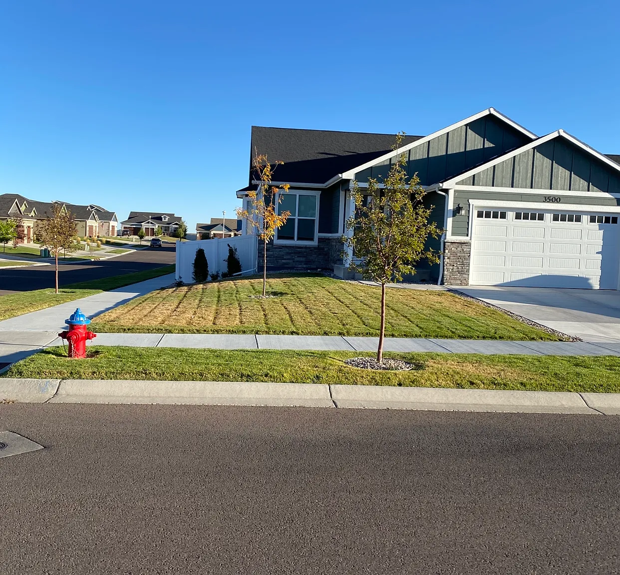 4 bed, 2700 sqft, $3,000 — Photo 2