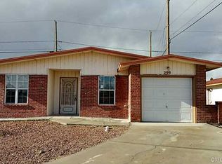 299 Sandy Hills Ln, Socorro, TX 79928