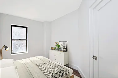 Rented by R New York