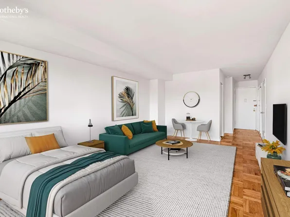 101 West 12th Street 17B image 2 of 10