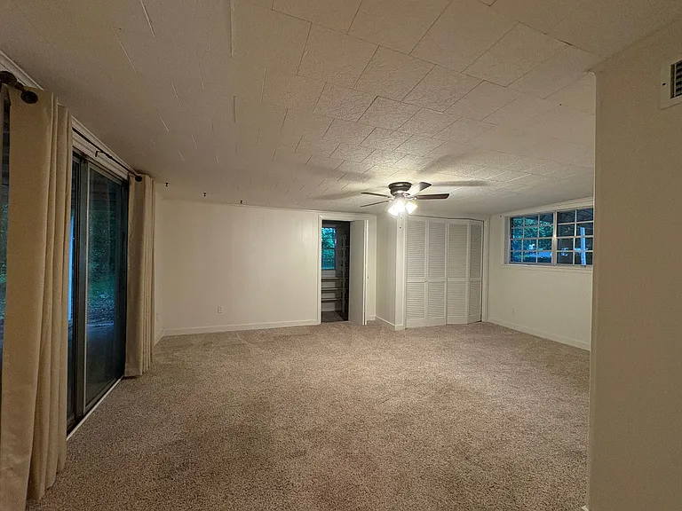 817 Anthony St — Photo 17
