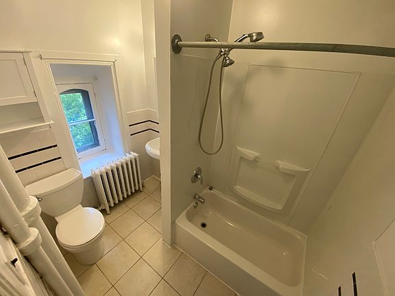 5th image of 420 S 45th St APT 3R