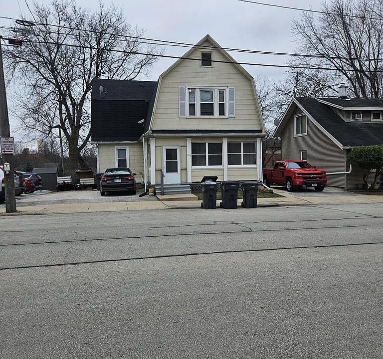 1st image of 747 West St Paul AVENUE
