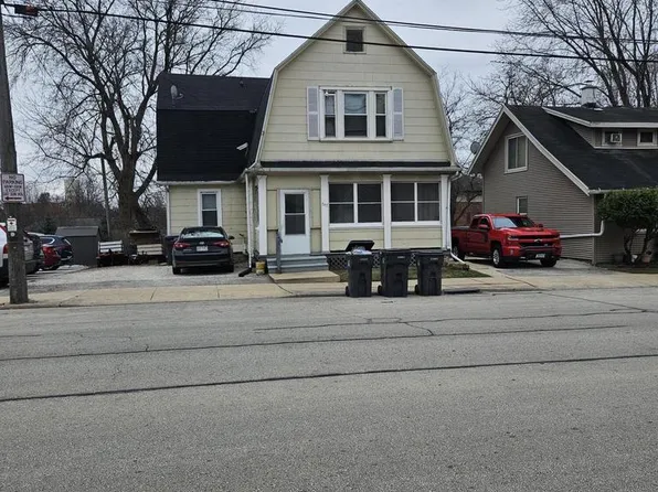 747 West St Paul AVENUE, Waukesha, WI 53188
