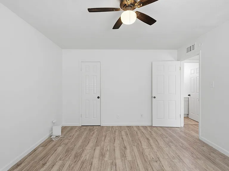 2705 Windswept Cv — Photo 33