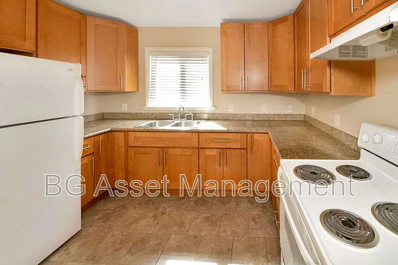 2 bed, 1.0 bath, 800 sqft, $2,375 — Photo 3