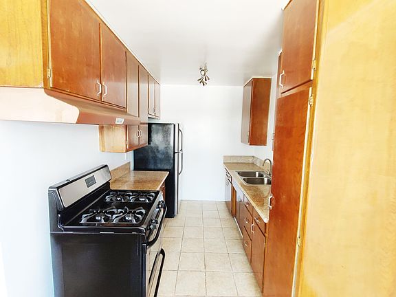 4th image of 956 Wilcox Ave #A22czmd7f