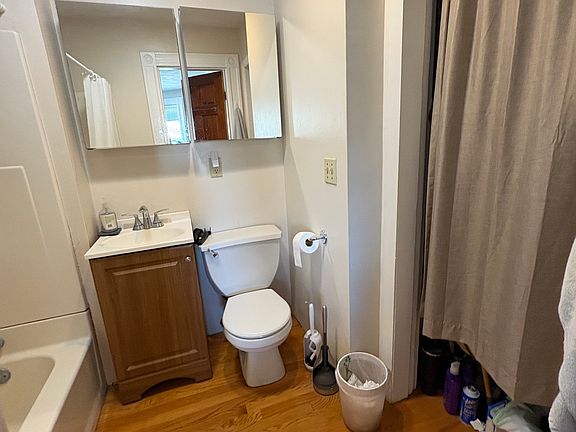 4th image of 235 Columbia St APT 3