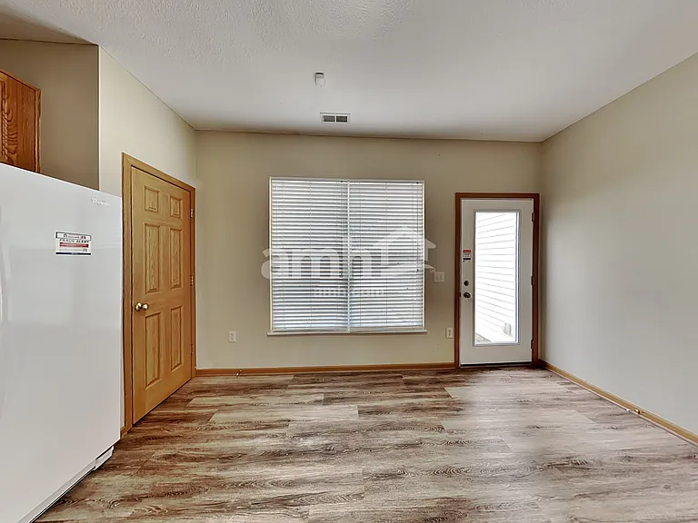 7194 Winterbek Ave — Photo 5