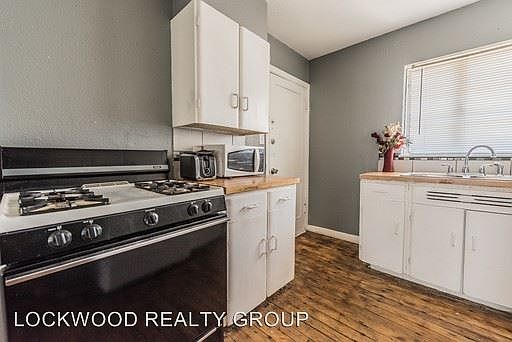 3rd image of 2341 Cincinnati Ave APT 03