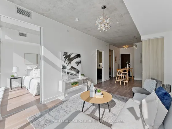 1190 Dundas St E #810, Toronto, ON M4M 0C5