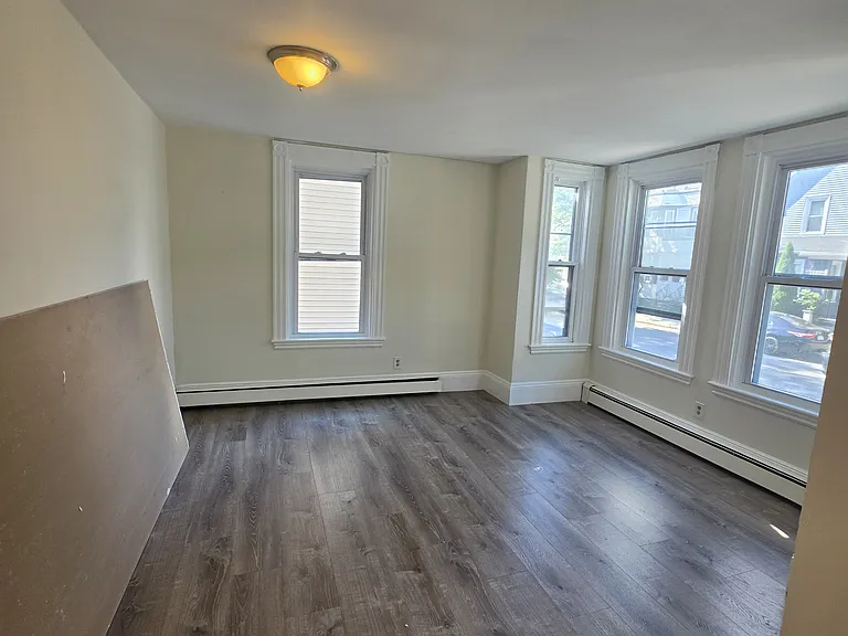 193 Pearl St #1 — Photo 10