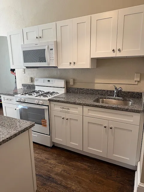 2 bed, $925 — Photo 3