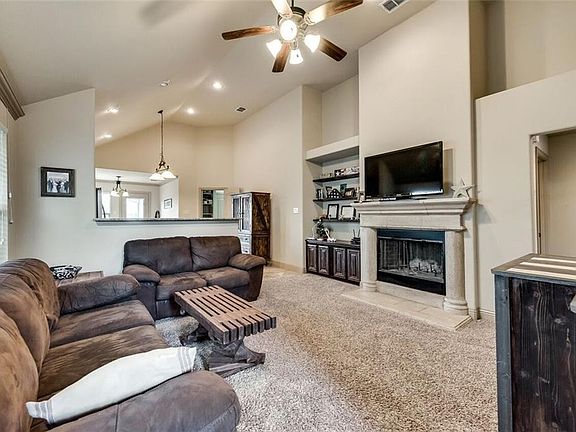 3rd image of 1229 Sweetgum Dr