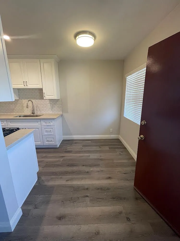 2360 Portland St — Photo 3