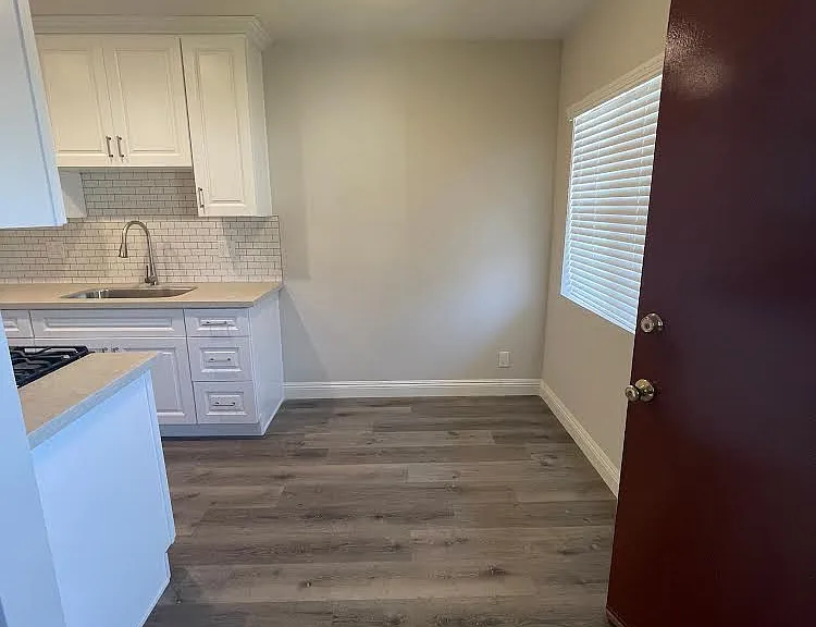 2360 Portland St #999 — Photo 3