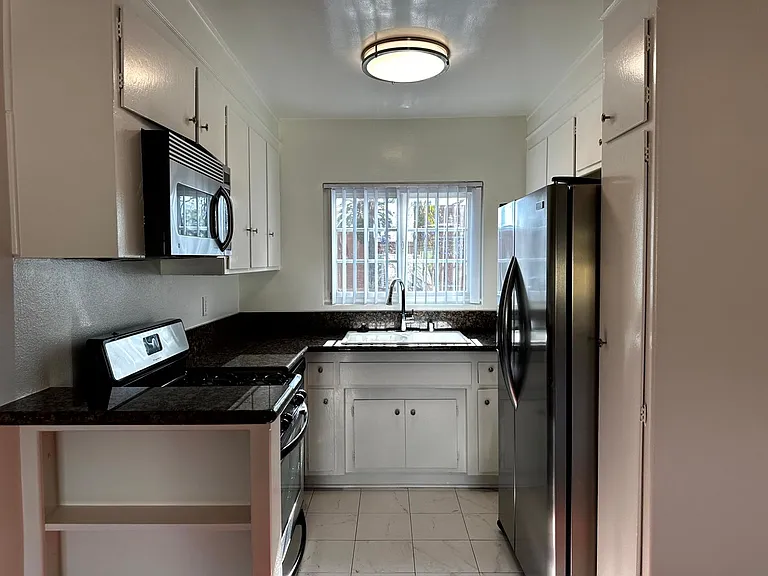 8130 Norton Ave, West Hollywood — Photo 14