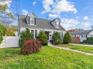 32 Plain St, Pawtucket, RI 02860