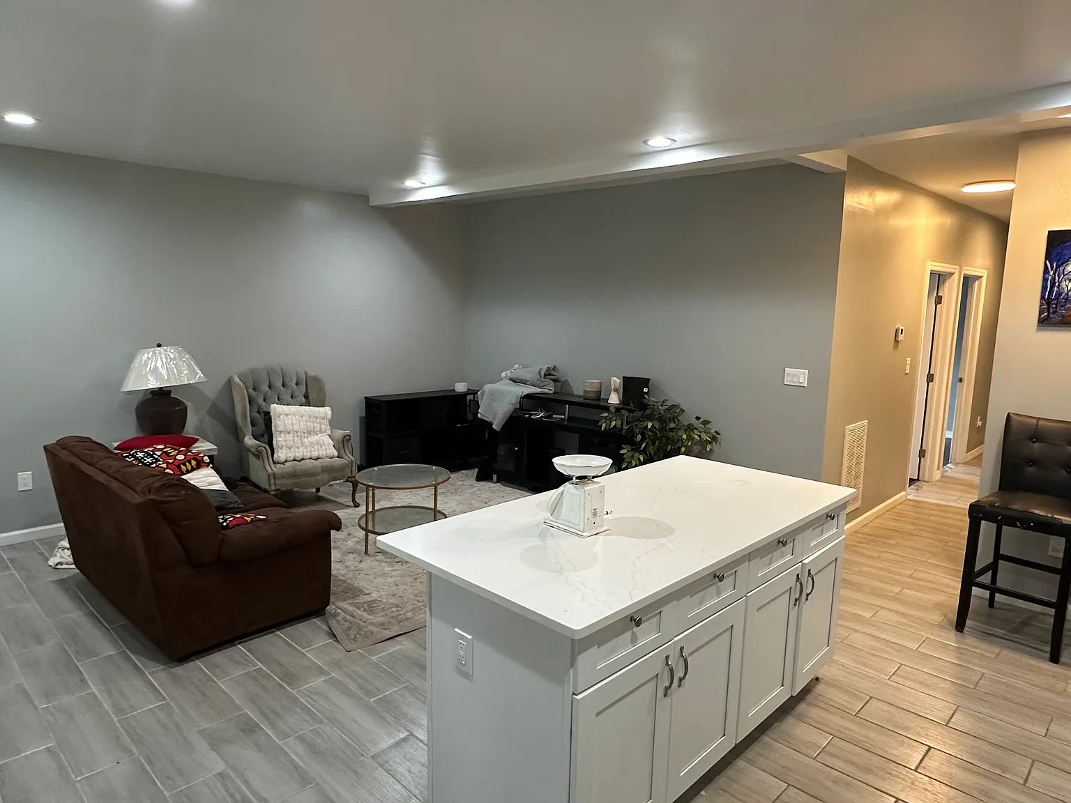 3 bed, $750 — Photo 1