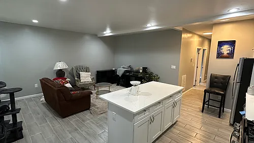 18 Alexander St #1 Photo 1