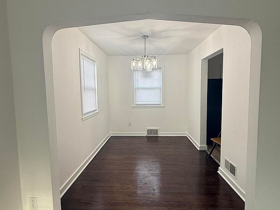 2nd image of 541 Chase St