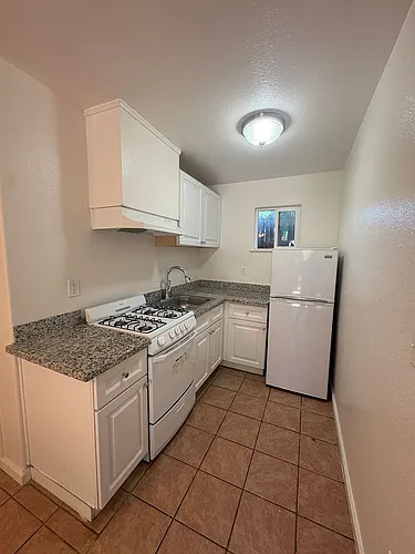 321 4th St #2 Photo 1