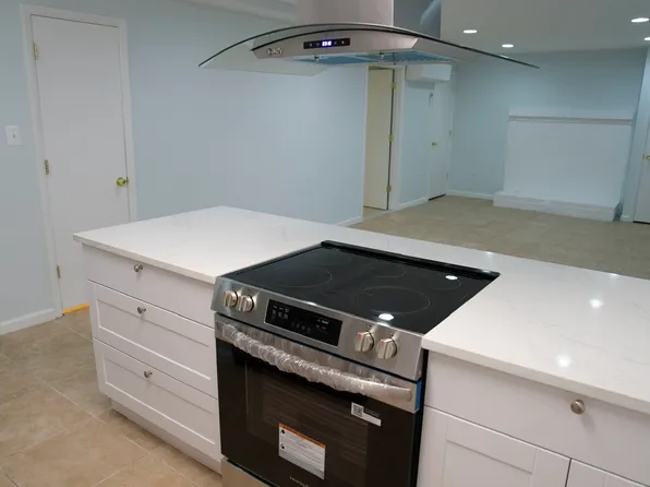 9913 Old Georgetown Rd #2, Bethesda, MD 20814