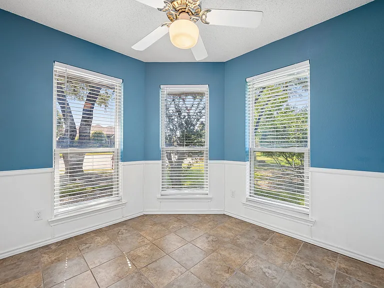 4203 Meadow Ridge Dr — Photo 14