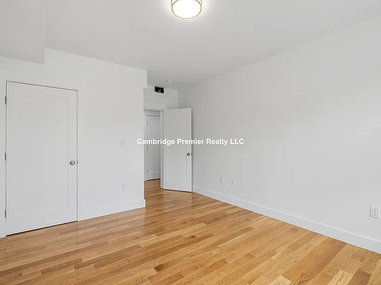 406 Columbia St #9 — Photo 22