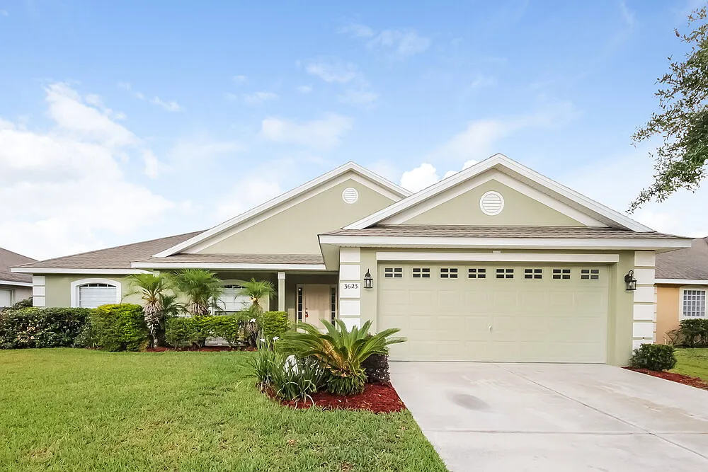4 bed, 2.0 bath, 1788 sqft, $2,425 — Photo 1