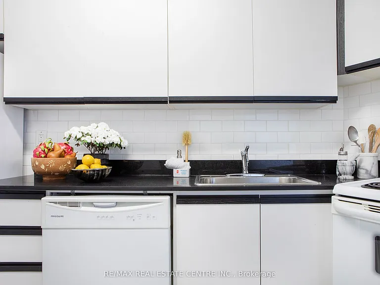 150 Graydon Hall Dr #2605 — Photo 11