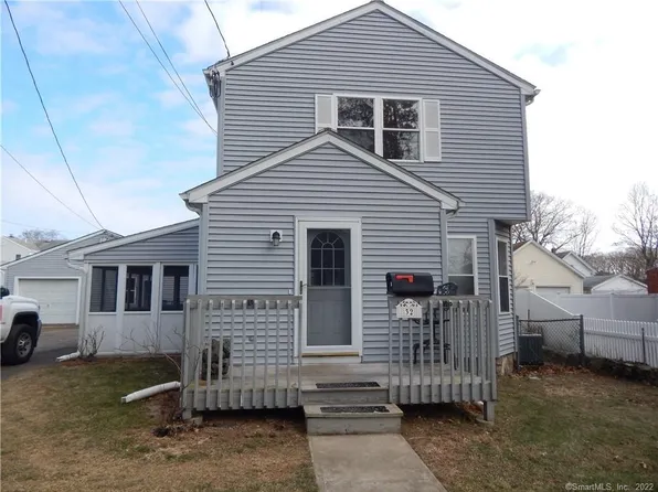 32 Cambridge Ave, Milford, CT 06460