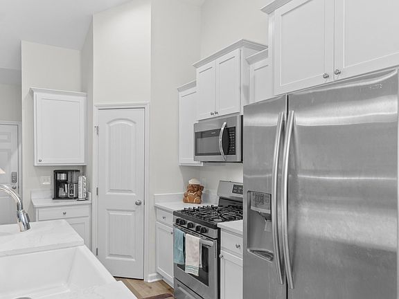 3rd image of 655 Rycola Circle