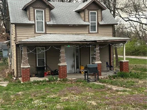 751 Sycamore St, Pleasanton, KS 66075